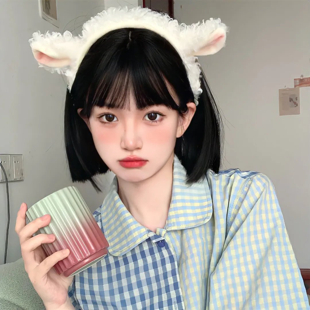 号舱房的女人